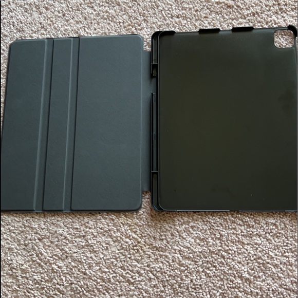 iPad Pro 12.9” Case - Picture 3 of 3
